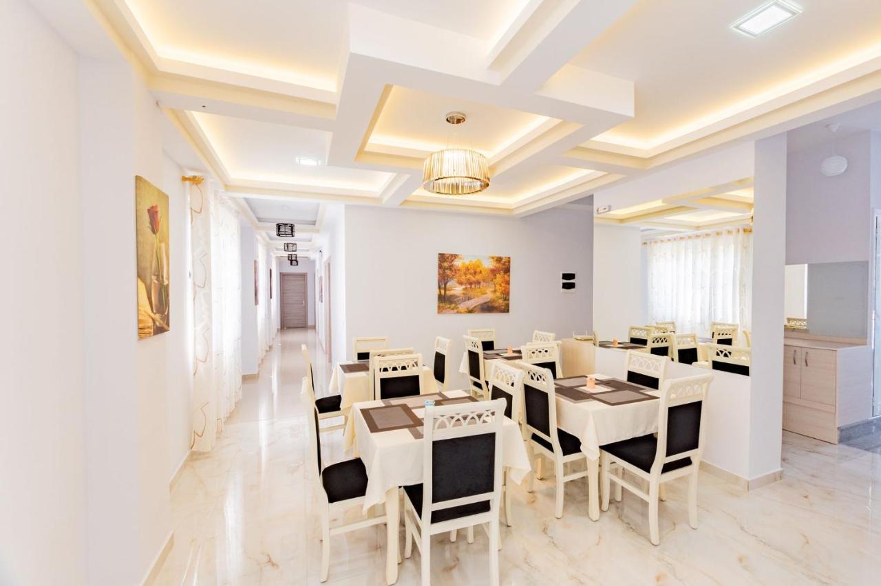 The City Gate Hotel Sarandë 外观 照片