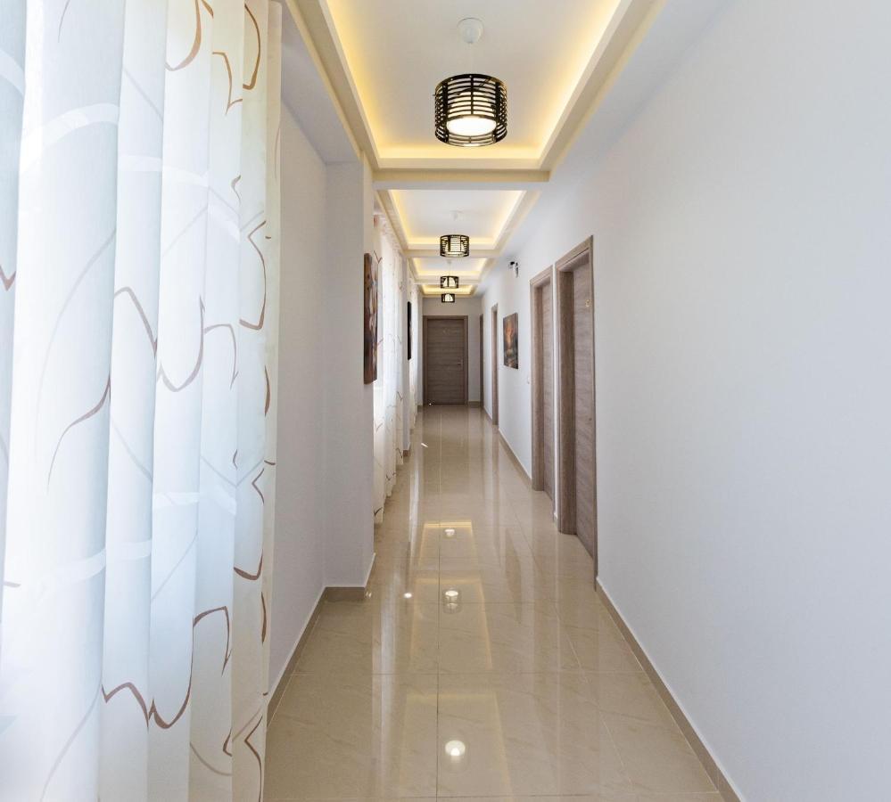 The City Gate Hotel Sarandë 外观 照片