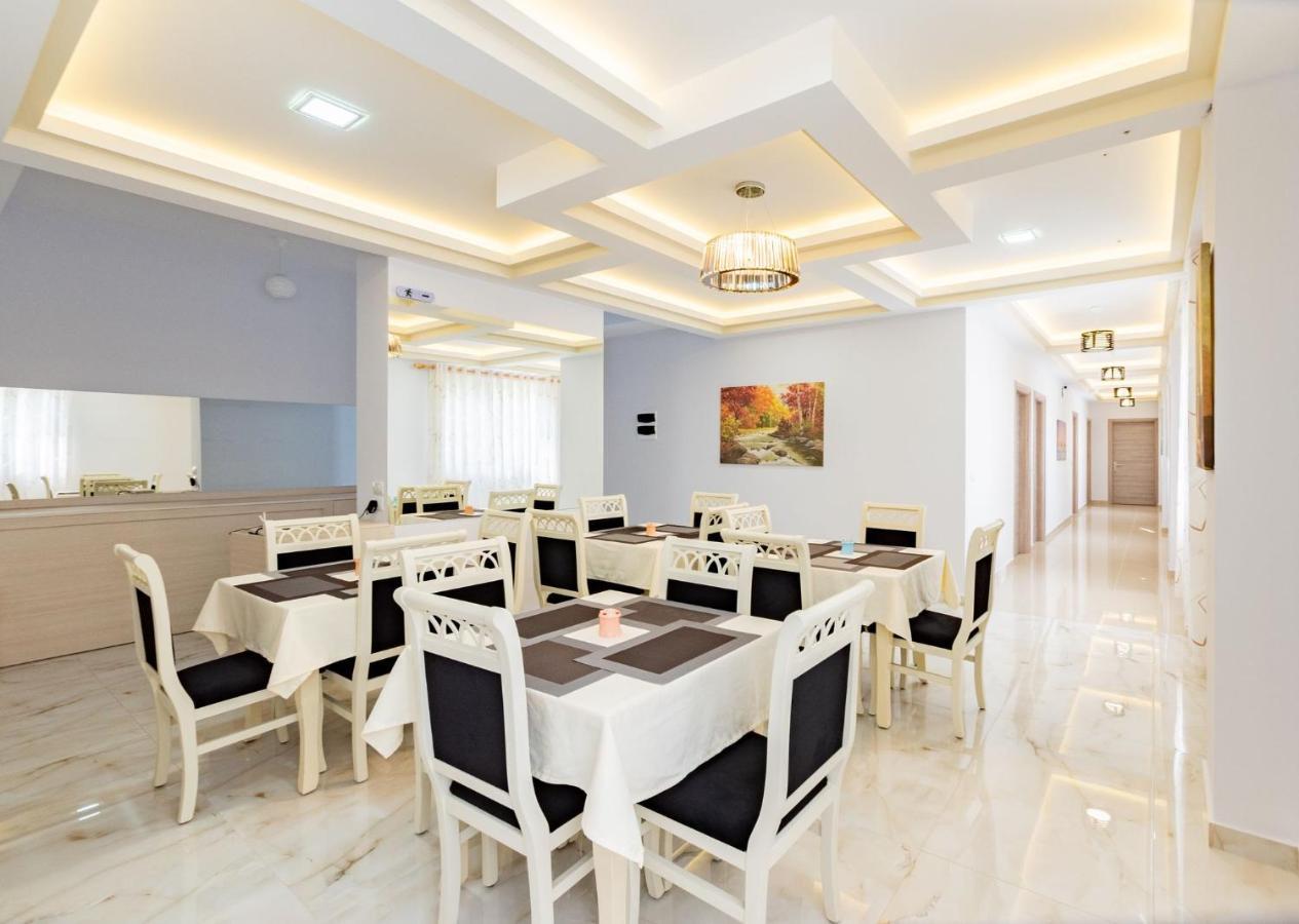 The City Gate Hotel Sarandë 外观 照片