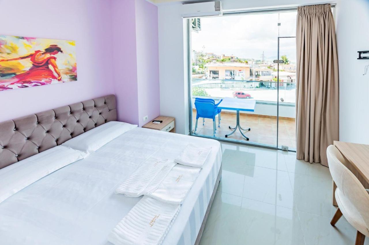 The City Gate Hotel Sarandë 外观 照片