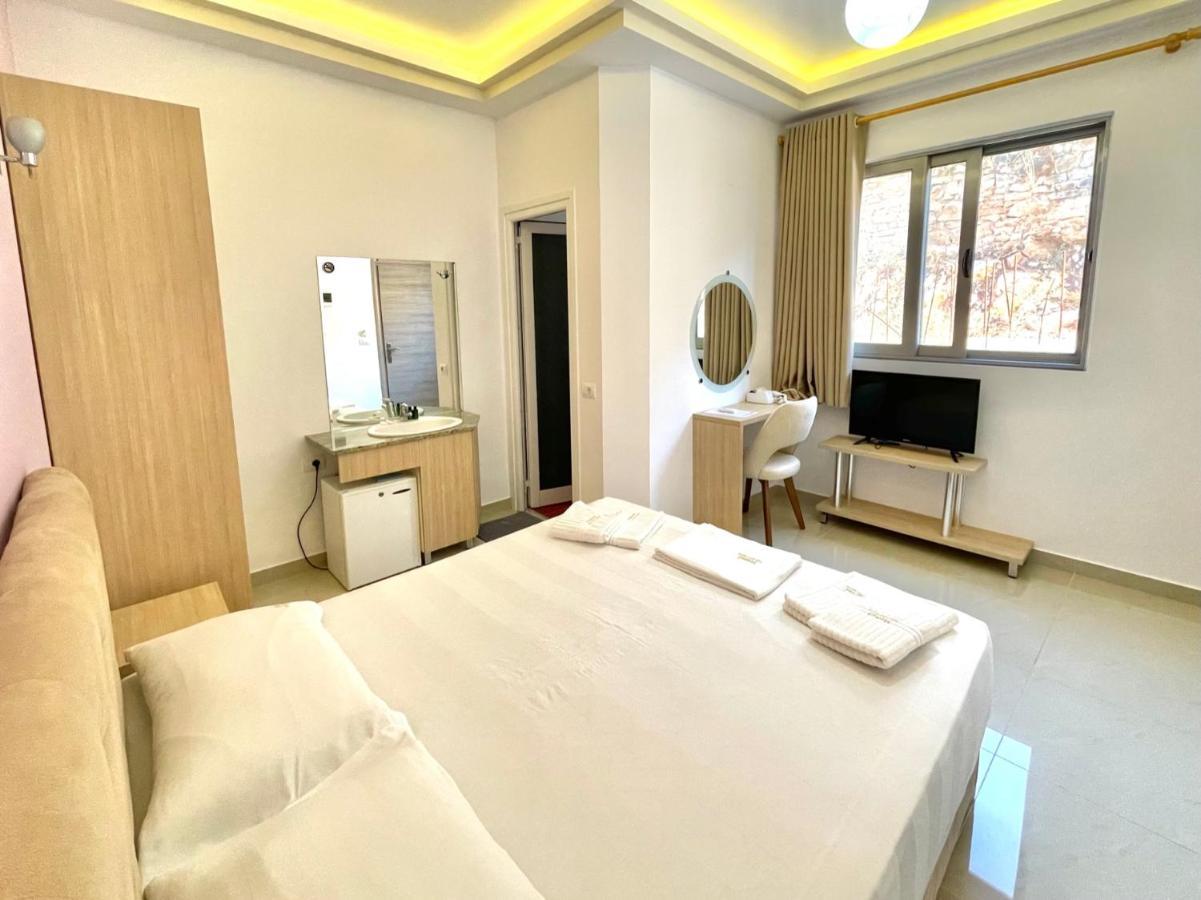 The City Gate Hotel Sarandë 外观 照片