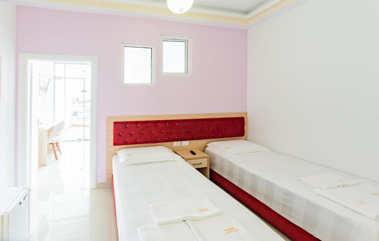 The City Gate Hotel Sarandë 外观 照片