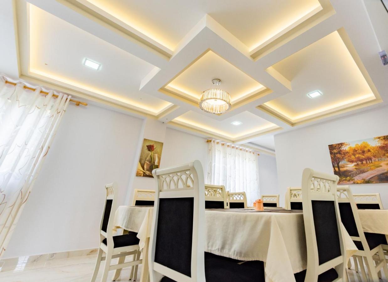 The City Gate Hotel Sarandë 外观 照片