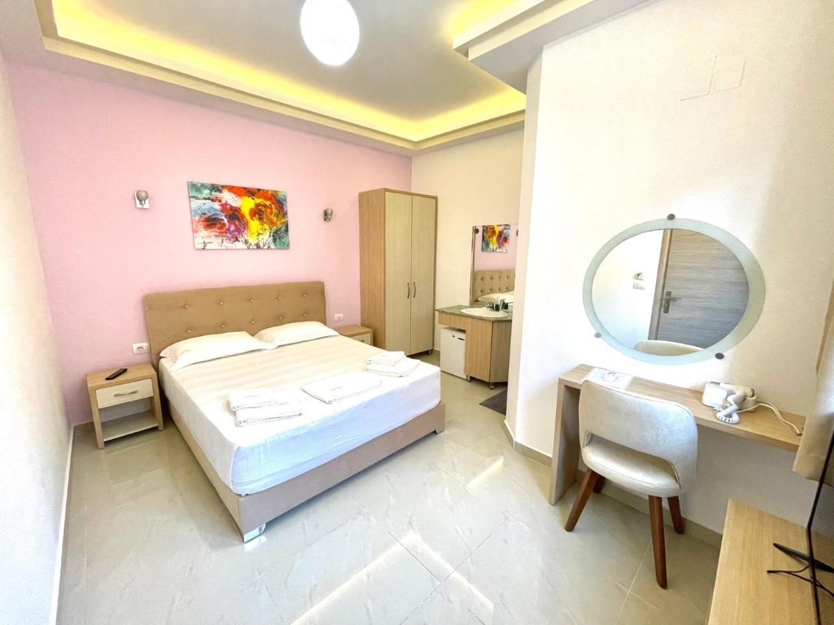 The City Gate Hotel Sarandë 外观 照片